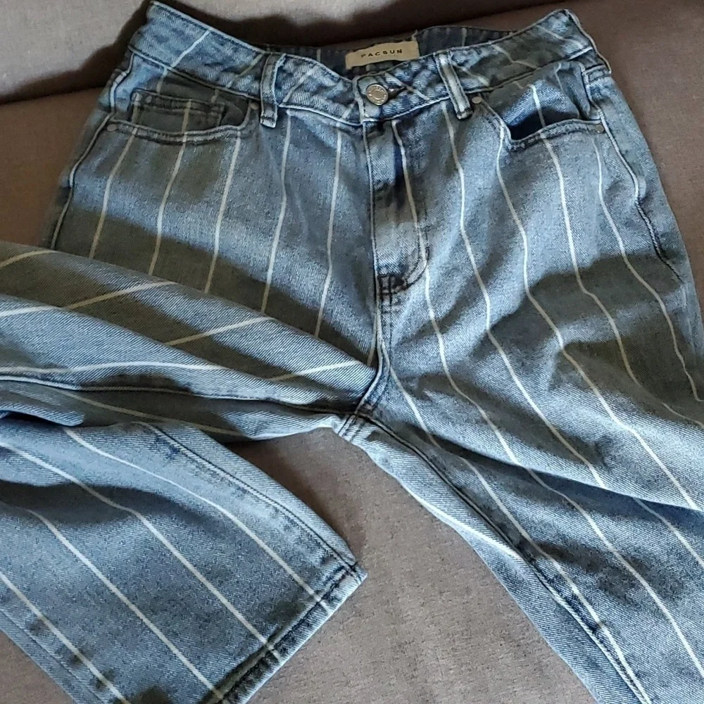 pacsun jeans women’s size 27 blue white Mom jean vertical stripes